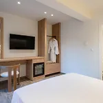 Villa Dafnes Village *