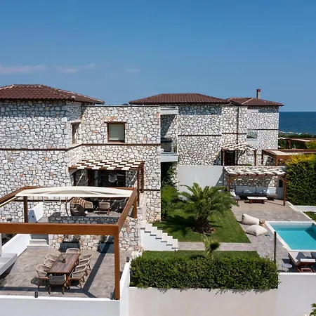 Dafnes Village Vila *
