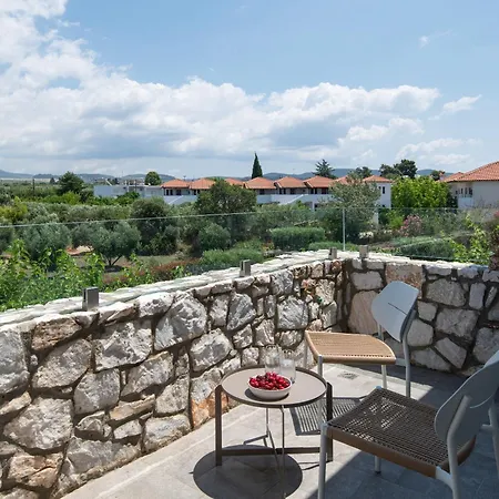 Dafnes Village Vila *